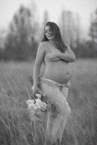 flower jeans maternity session