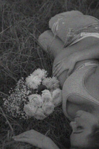flower jeans maternity session
